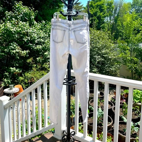 J.Brand 811 Polar Skinny’s - Picture 3 of 10